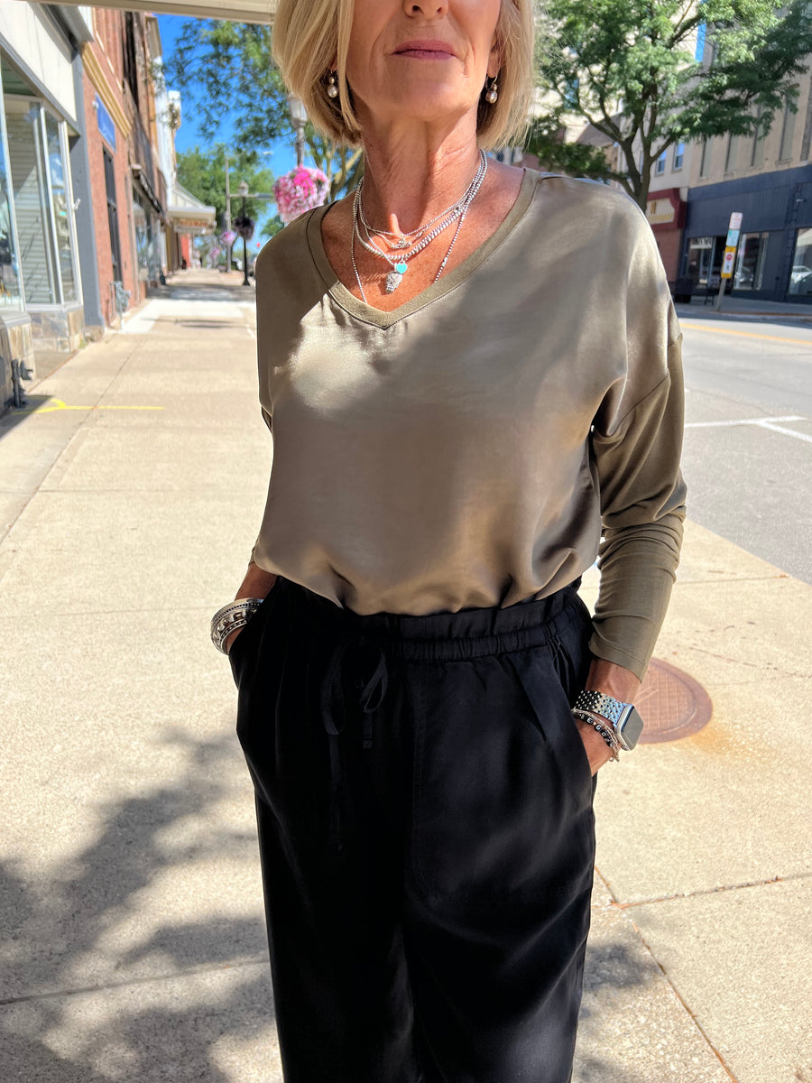 Charlie B. Satin/Jersey Knit Top – Modern Dress
