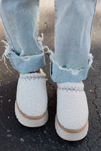 Load image into Gallery viewer, Isabella Suede Contrast Slippers : White / 41