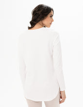 Load image into Gallery viewer, Creme long sleeve top with pockets