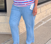 Load image into Gallery viewer, Lulu-B Tencel Capris
