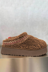 Isabella Suede Contrast Slippers : White / 41