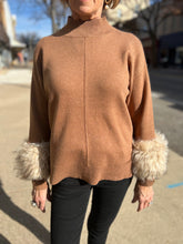 Load image into Gallery viewer, Ost Relaxed Sweater with Faux Fur